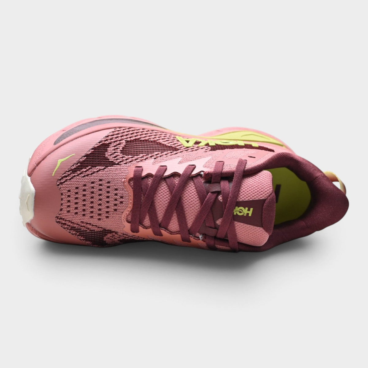 HOKA Challenger 8 Chaussures de trail avec amorti pour homme