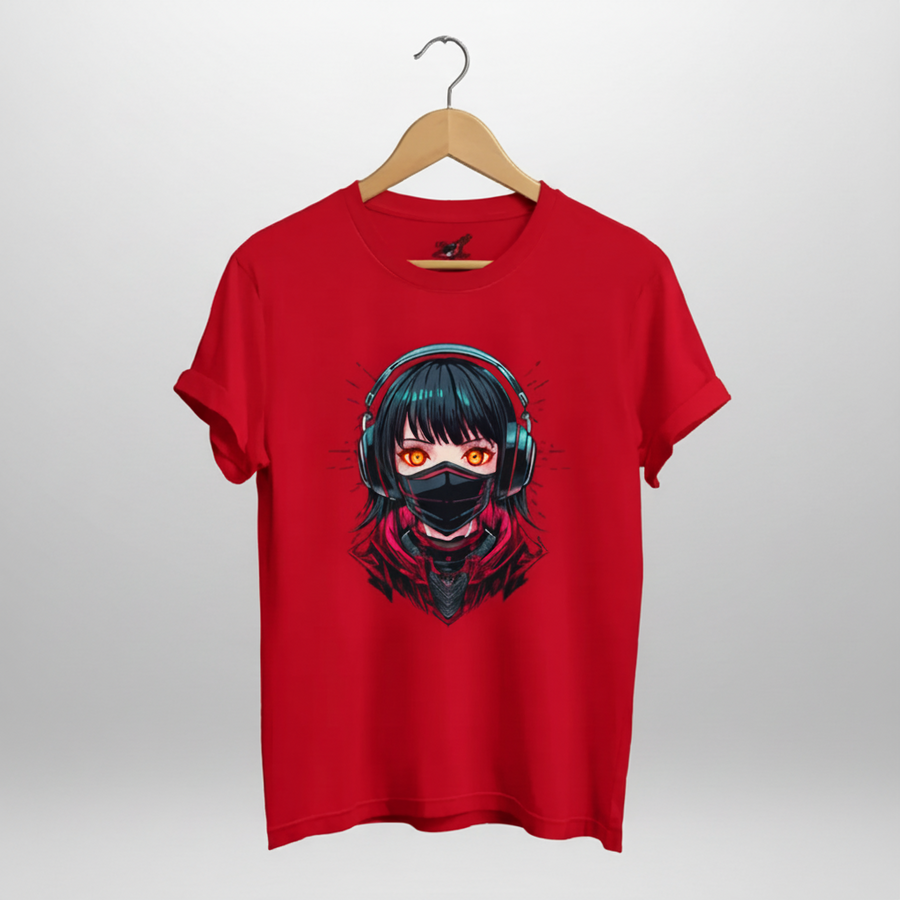 T-shirt rouge à manches courtes avec illustration anime d’une fille portant un casque audio et un masque
